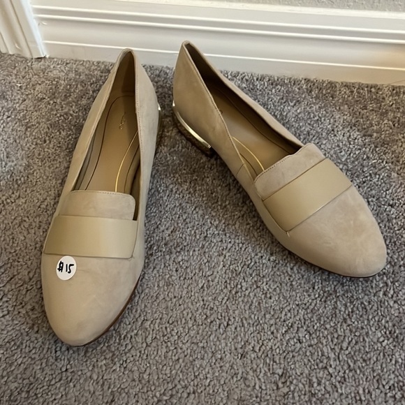 Shoes - Picture 13 of 16